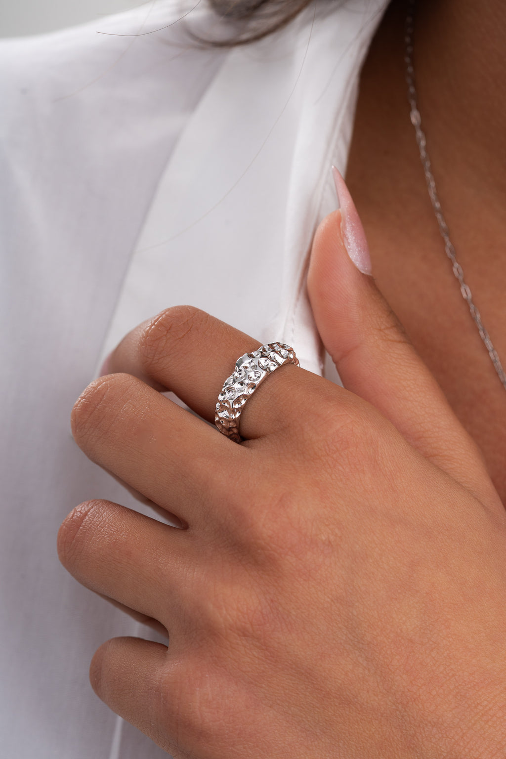 Dewy band ring